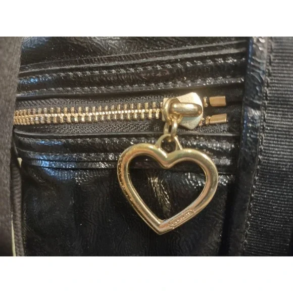 Coach Daisy Liquid Gloss Pocket Patent Tote. - Picture 3 of 8